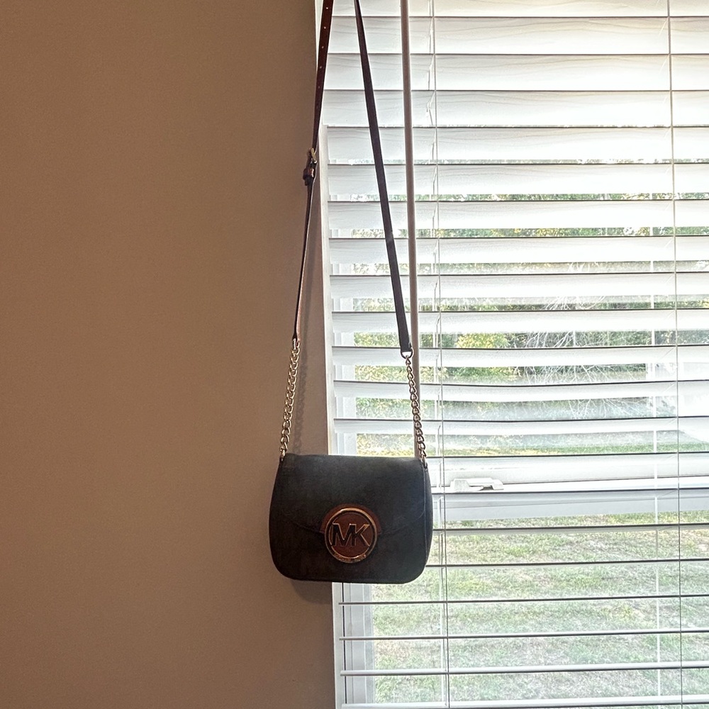 Michael Kors Black Leather Crossbody Bag with Metallic Closure